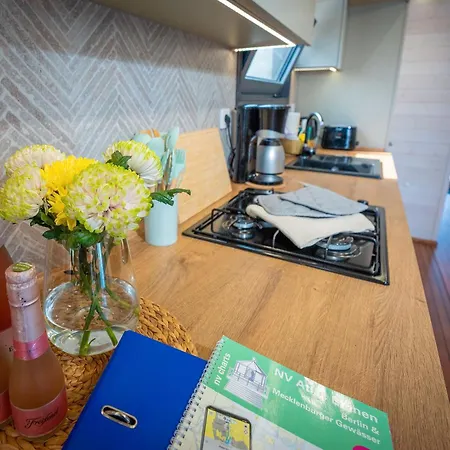 بوتيل Gemuetliches Hausboot Aquila Woma Fürstenberg-Havel