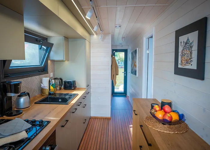 Gemuetliches Hausboot Aquila Woma * Fürstenberg-Havel