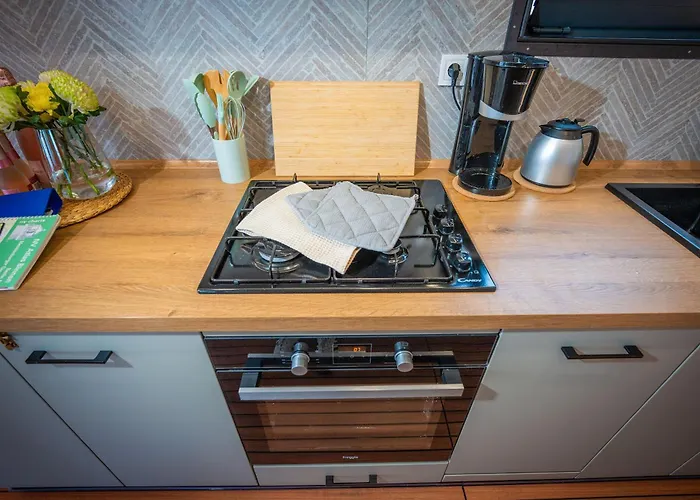 Gemuetliches Hausboot Aquila Woma